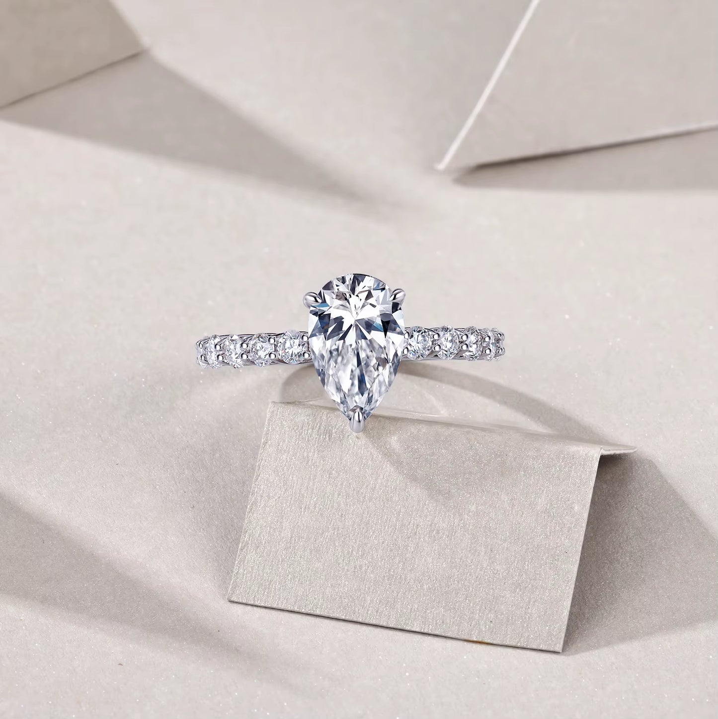 Elegant Pear Cut Moissanite Ring S925 Silver Hypoallergenic for Women'S Engagement or Wedding