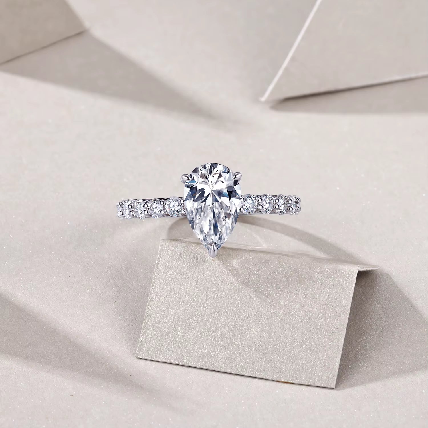 Elegant Pear Cut Moissanite Ring S925 Silver Hypoallergenic for Women'S Engagement or Wedding