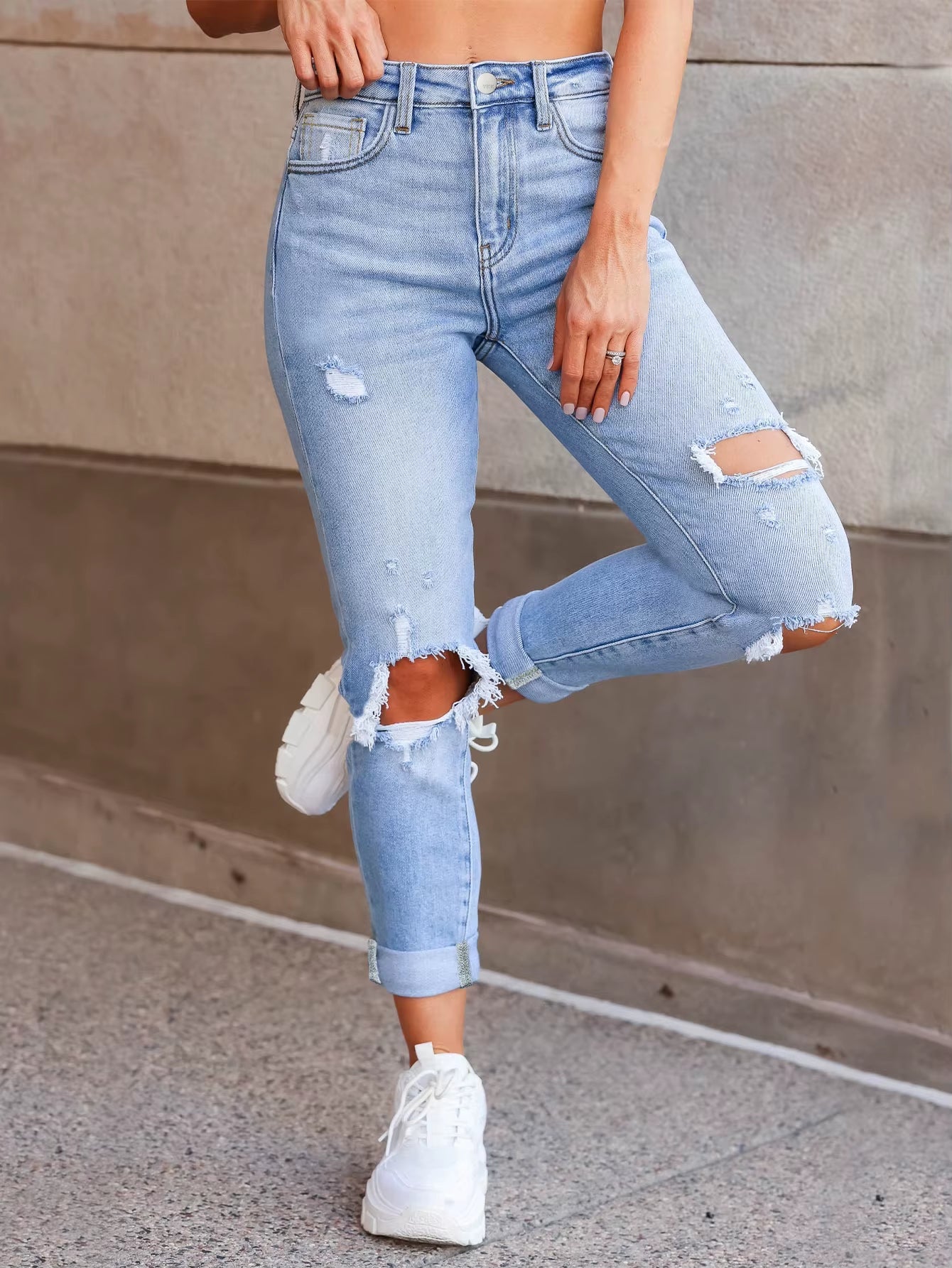China Factory Wholesale Good Quality Casual Ripped Skinny Lace-Up New Denim Pants for Women Washable with Logo on Waist