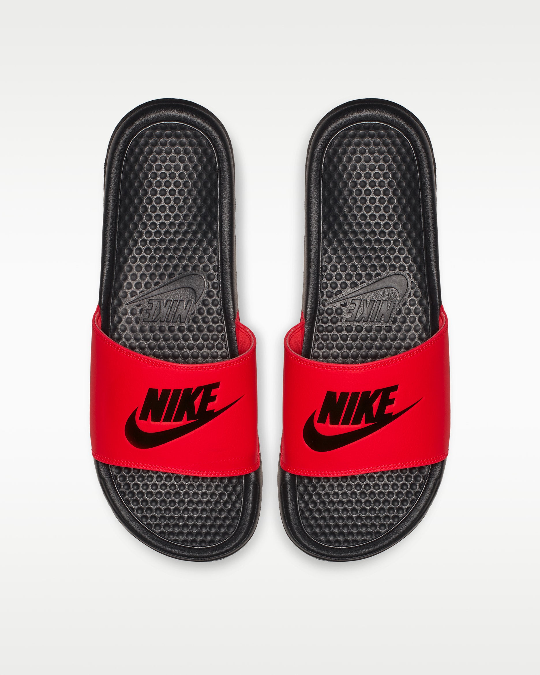 Nike Benassi Slides – Everyday Comfort & Classic Style